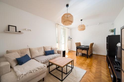 Rondo Wiatraczna Stylish Apartment by BookingHost, Varsavia