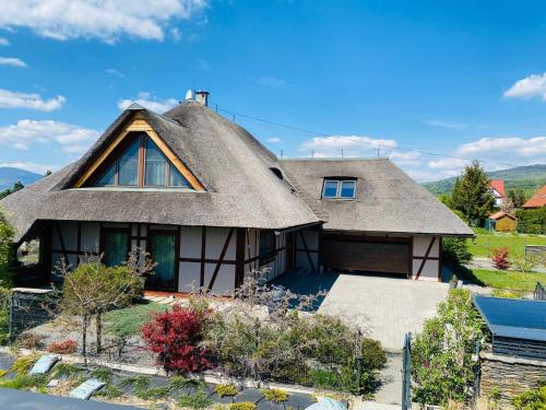 Agroturystyka Chata pod strzechą w Beskidach (Agroturystyka Chata pod strzecha w Beskidach) in Bjerna