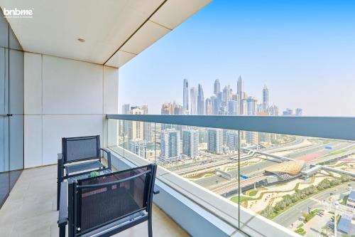 bnbmehomes | Live & Work 'w' Style in 1B Apt-3007 - image 10
