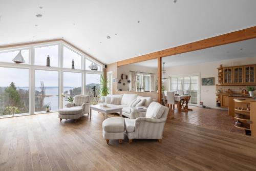 Shared lounge/TV area, Fantastisk Villa med extra allt in Tyresö