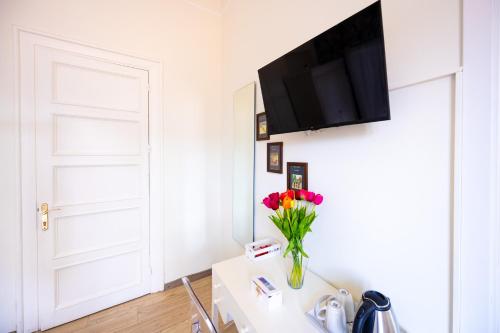 Superior Double Room with Balcony image 6