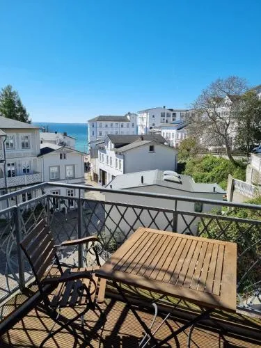 Ferienwohnung mit Meerblick & 2 Balkonen in Sassnitz, Deutschland
