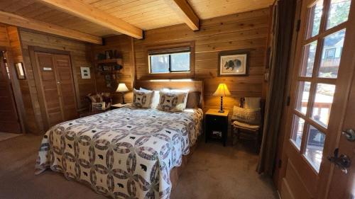 Smokey Joes cabin - image 14