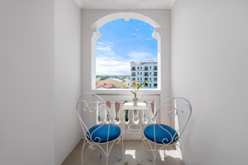 room detail thumbnail 1