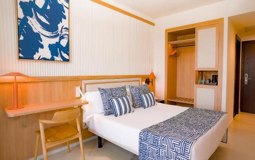 room detail thumbnail 1