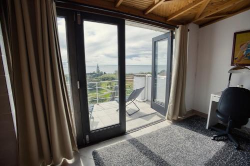 Azores Awaits in ริเบย์ราเซกา