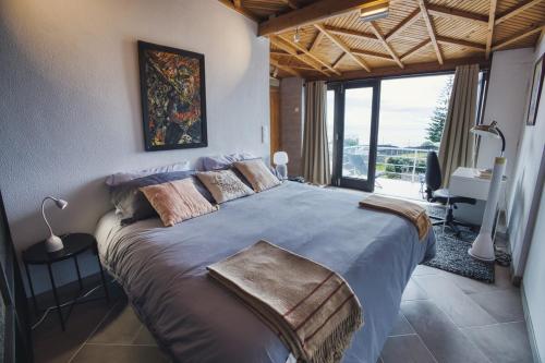 Azores Awaits in ริเบย์ราเซกา