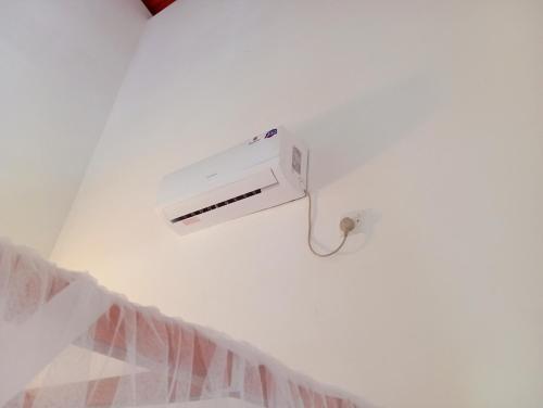 One-Bedroom Apartment image 9