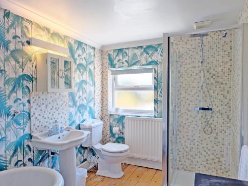 Broyle House Chichester - image 5