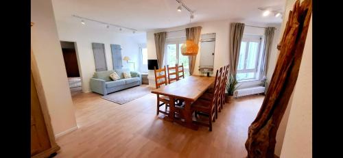 Wunderschöne und zentrumsnahe Ferienwohnung 75 qm 2