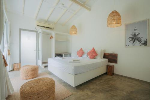 Deluxe Double Room image 10