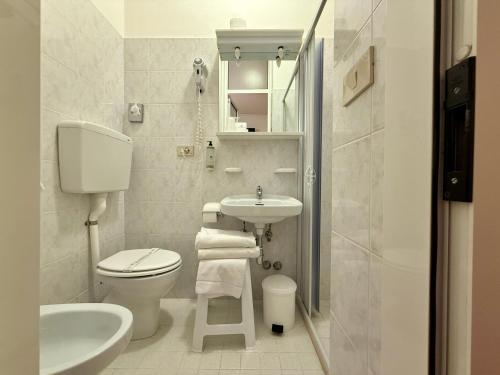 Double or twin room, economy