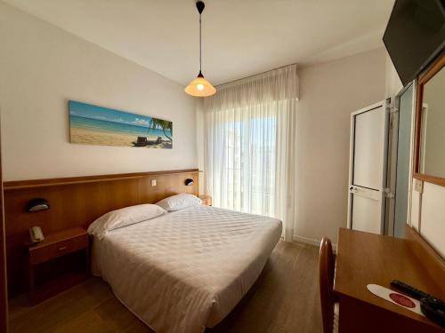 Double or Twin Room image 6