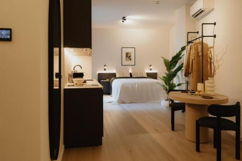 Raibu Antwerp by StayC, Antwerpia
