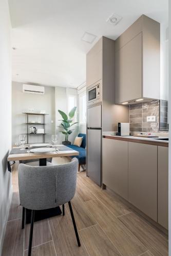 Arturo Soria Stays by Charming