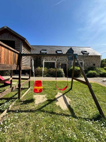 Spēļu laukums, Emerald Coast Gites and Lodge in Matignon