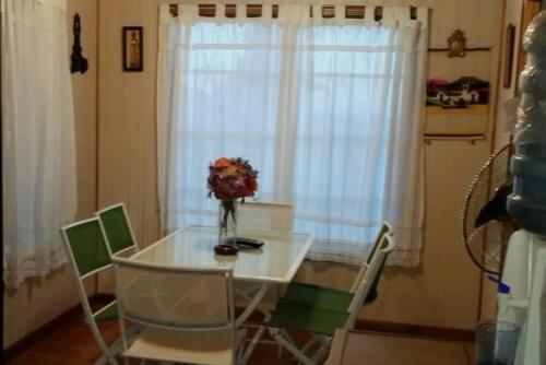 Cabaña Casa Amarilla (Cabana Casa Amarilla) in Las Compuertas