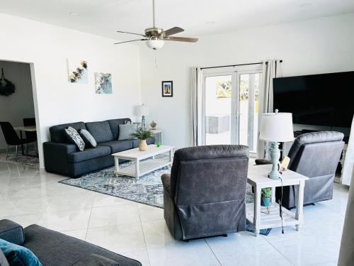 Caribbean Breeze- 4 Bedroom- 4 ensuite bathrooms - image 4