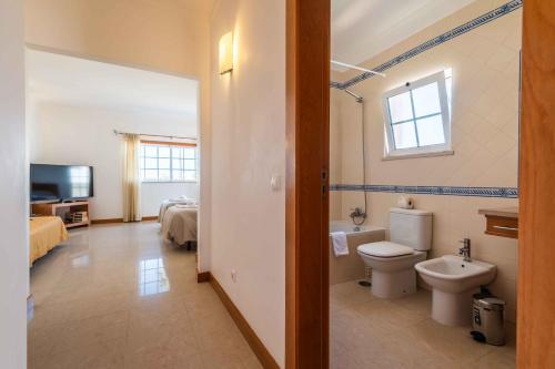 Studio with Side Sea View room in Apartamentos Monte da Vinha I