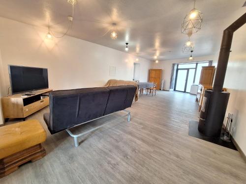 Koplietošanas atpūtas telpa ar TV, Le Nid Canin in Polminhac
