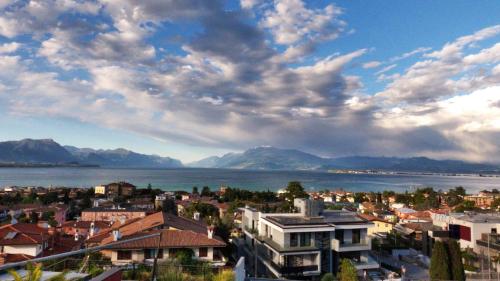Lake View Penthouse Desenzano
