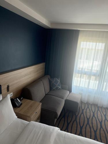 Hampton by Hilton Frankfurt Airport - image 9
