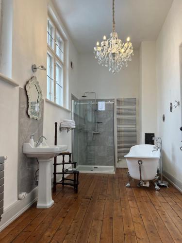 Fürdőszoba, Napoleonsuite auf Schloß Hürbel (Napoleonsuite auf Schloß Hurbel) in Gutenzell-Hurbel