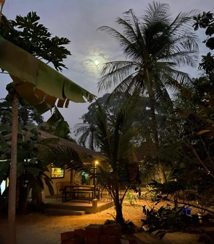 Garden, Native Bijagos in Bolama