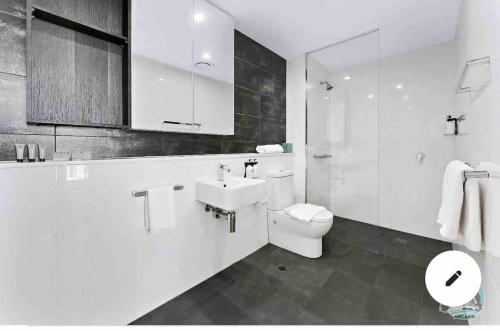 Apartment image 8