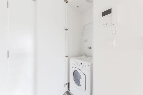 lovely 2 beds service apt in heart of chatswood41 - image 3
