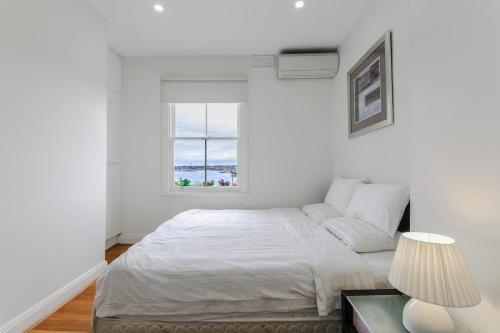 Waterview terrace in rock - image 4