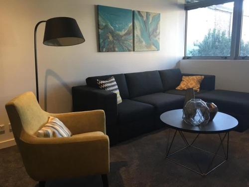 Apartment room in free parking lovely 2 bds in heart of chatswood76