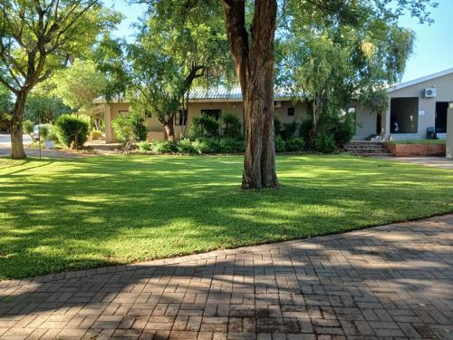 גינה, Upington Inn in אופינגטון