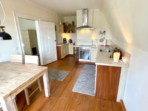 Stadtvilla Oscar 2 OG - Stilvoll sanierte Altbauwohnung in denkmalgeschützter Stadtvilla nahe Elbradweg, Drážďany (fotografie 10)