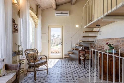 Előcsarnok, Le libellule relais in Vignale Monferrato