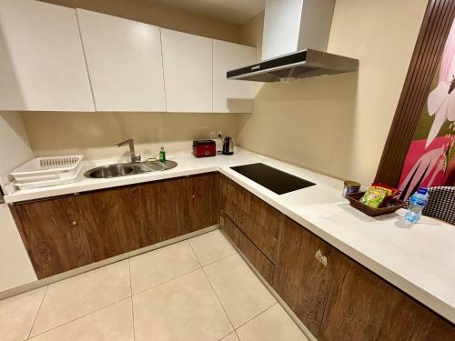 1 Bed | GoldCrest | DHA | 13 Flr, Lahore (foto 3)