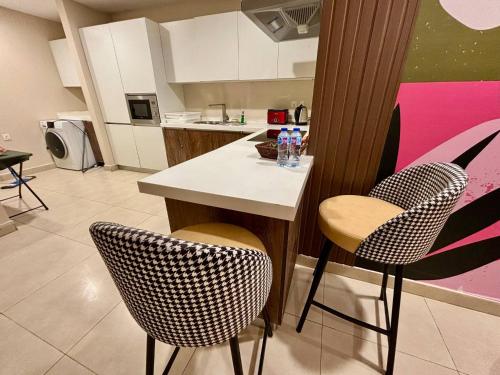 1 Bed | GoldCrest | DHA | 13 Flr, Lahore (foto 4)