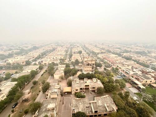 1 Bed | GoldCrest | DHA | 13 Flr, Lahore (foto 7)