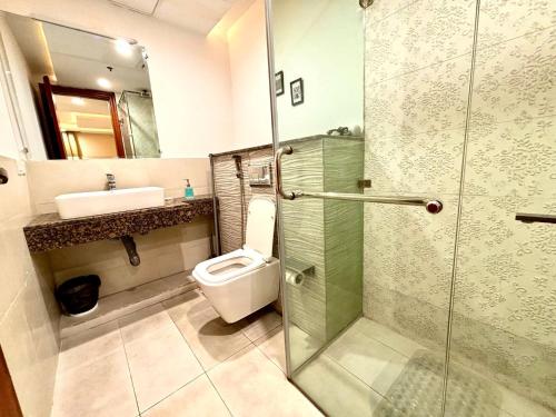 1 Bed | GoldCrest | DHA | 13 Flr, Lahore (foto 8)