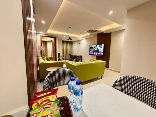 Apartment image 8