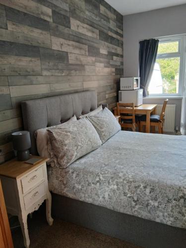 Double Room image 5