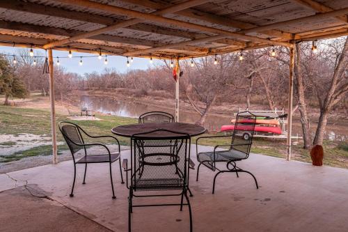 River Front Get Away in บราวน์วูด (TX)