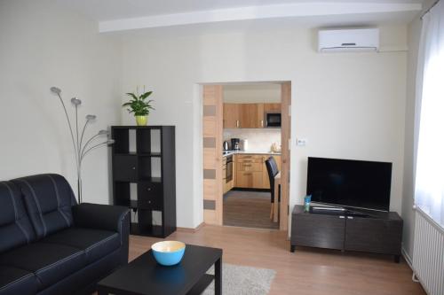 Nádor Apartman - Apartment - Győr