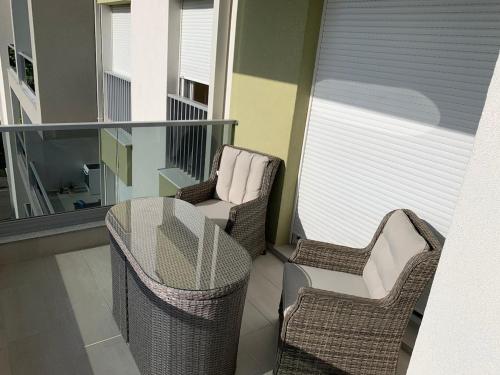 Three-Bedroom Apartment Suite image 10