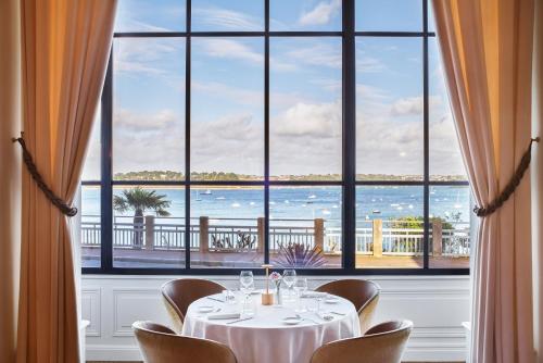 Restaurant, Hotel Barriere Le Grand Hotel Dinard in Dinard