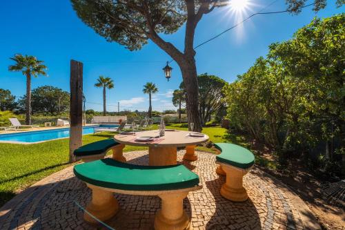 สวน, Villa 4 Quartos, Piscina, BBQ Snooker, Prestige For Home in เปเรราส