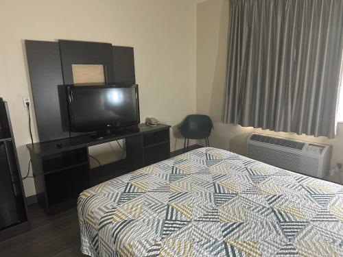 Queen Room - Disability Access - Non-Smoking