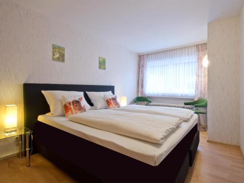 Superior One-Bedroom Apartment with Balcony