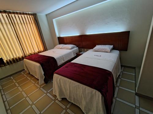 1 double bed, 1 twin bed