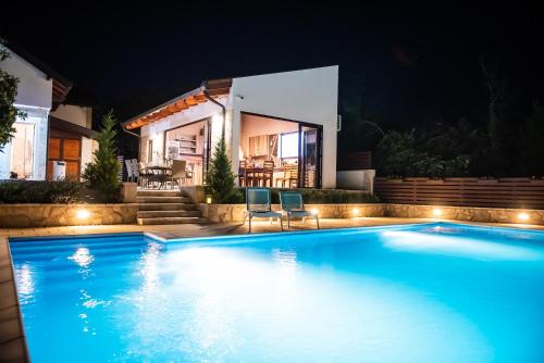 Iekārtas, Villa Tia in Gradnići
